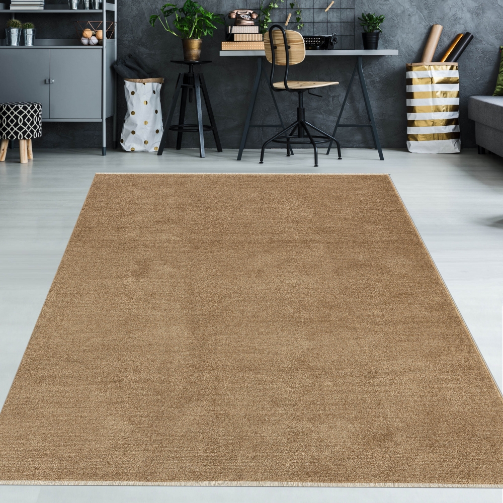 Moderner Kurzflorteppich angenehm warm • einfarbig goldfarben