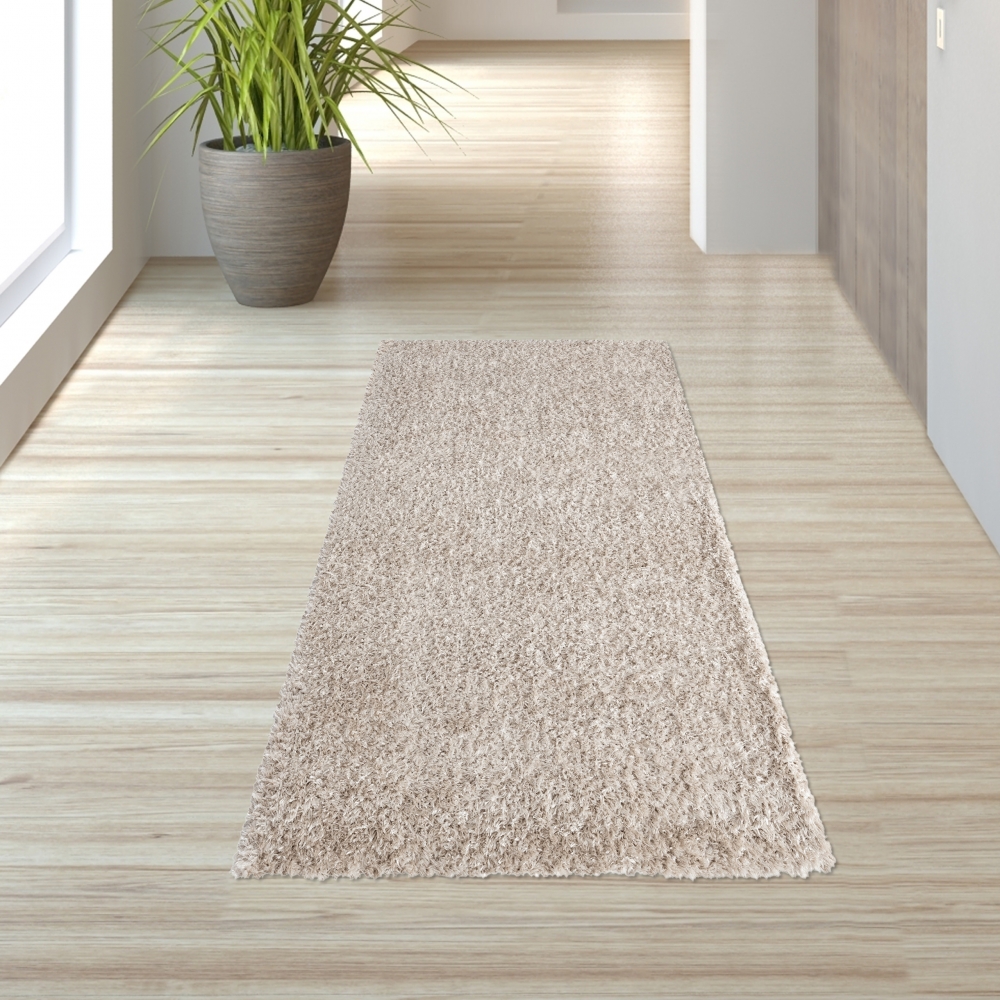 Klassischer Teppich hoher Flor und flauschig in beige