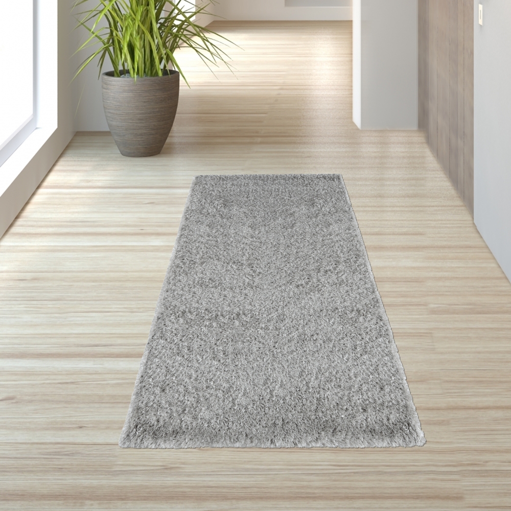 Klassischer Flauschteppich in silber