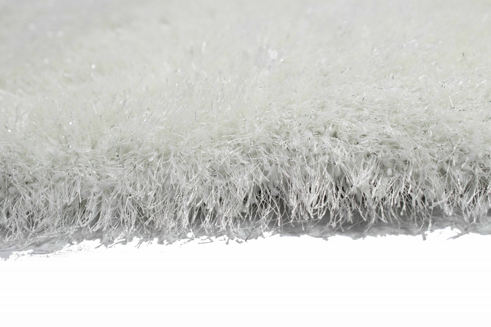 Shaggy Glitzer in Weiß